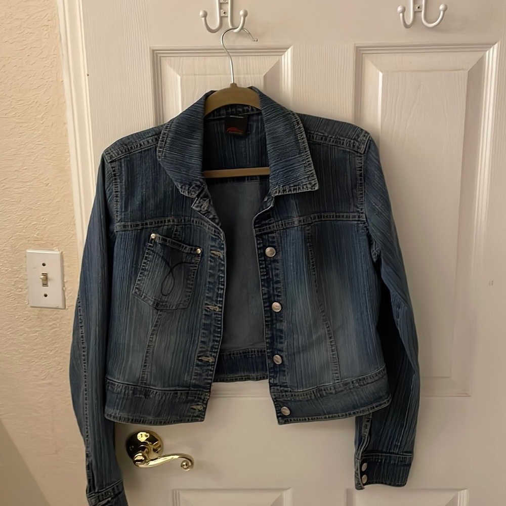 Gorgeous Jean Jacket.  Size: Large.   Low price great Quality